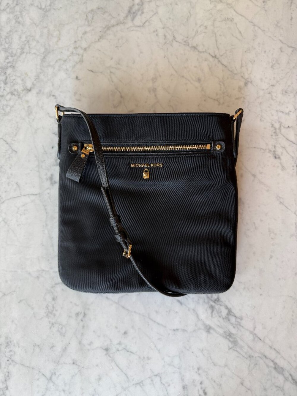 Michael Kors Kelsey Large Nylon Crossbody | Black | Gold Hardware | Adjustable